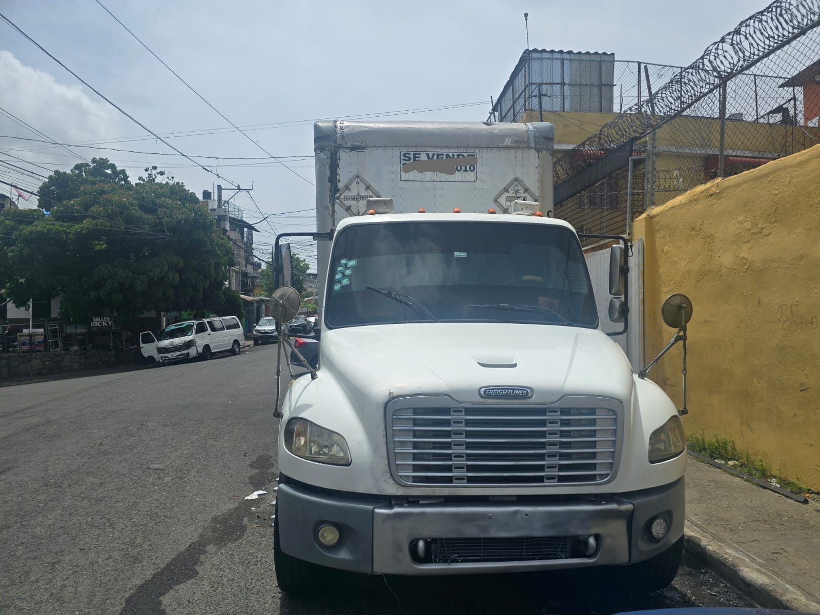 Freightliner M2