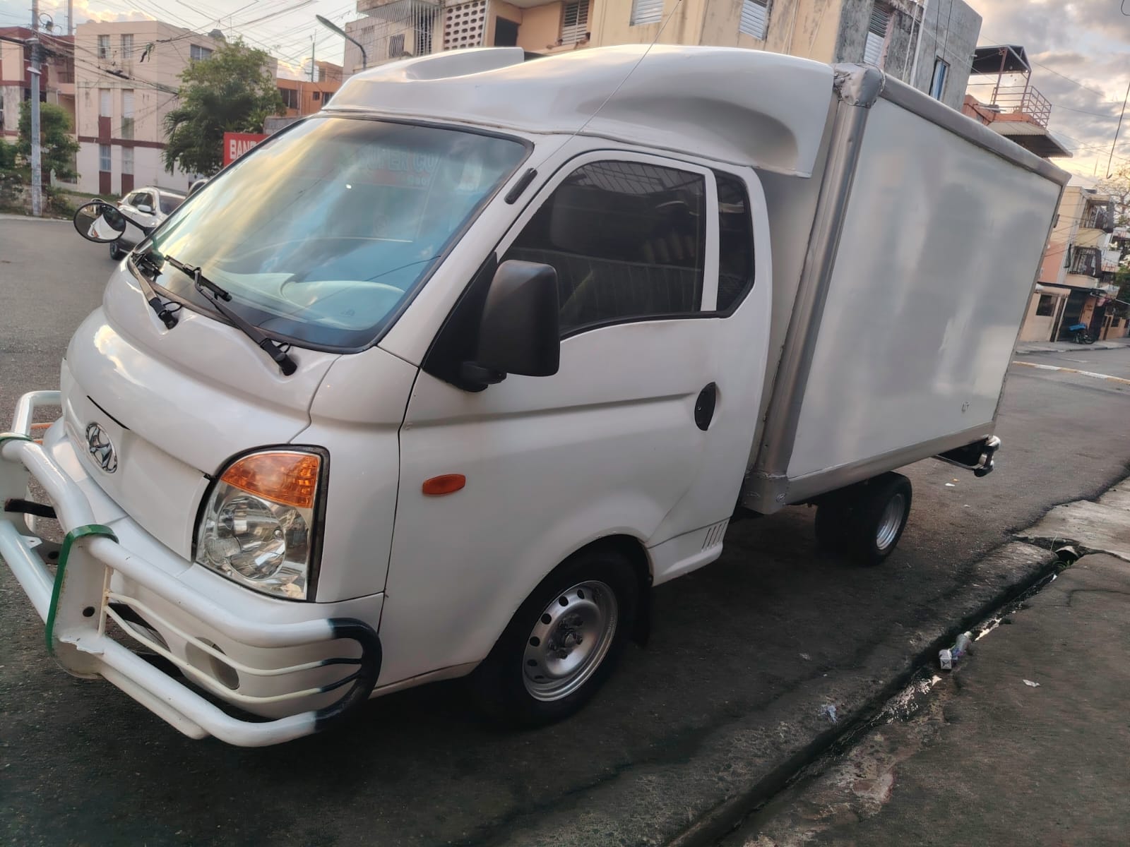 Hyunday H100
