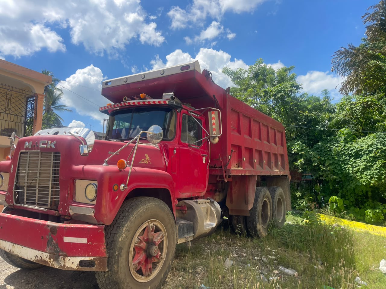 Mack R600